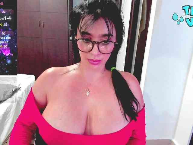 HUGETITS90XX webcam