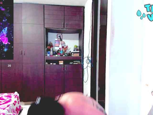 HUGETITS90XX HUGETITS90XX