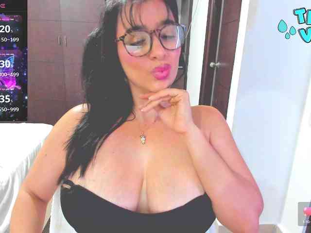 HUGETITS90XX webcam