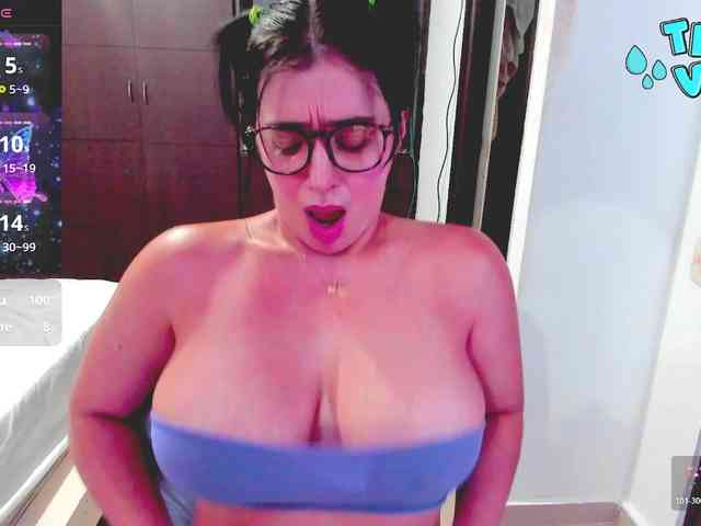HUGETITS90XX webcam