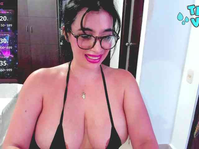 HUGETITS90XX webcam