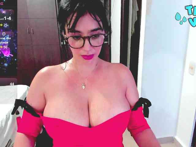 HUGETITS90XX webcam