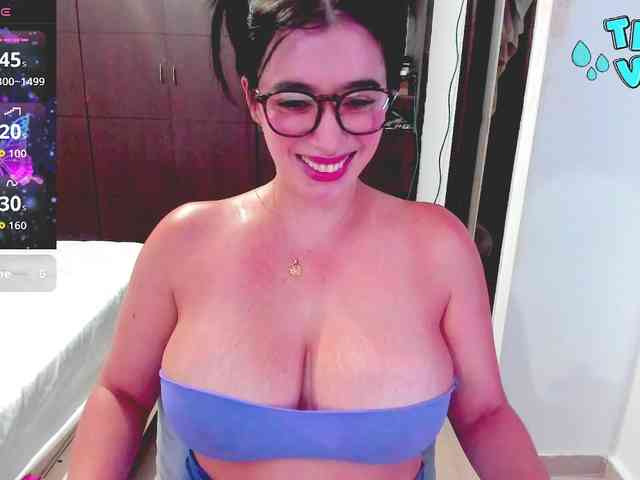 HUGETITS90XX webcam