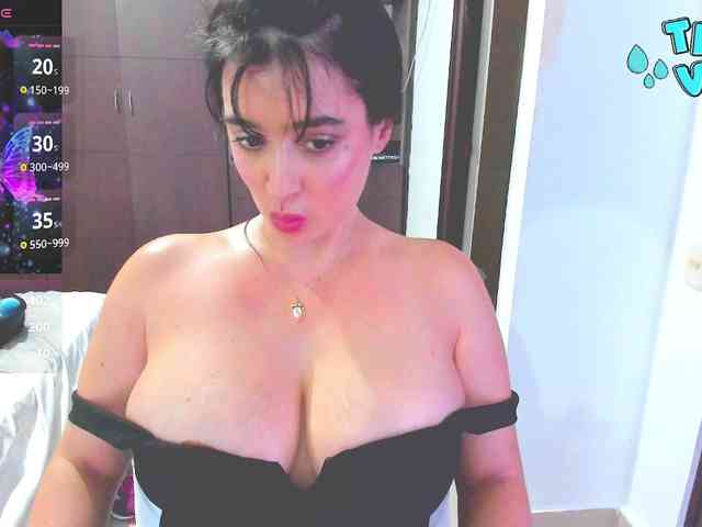 HUGETITS90XX webcam