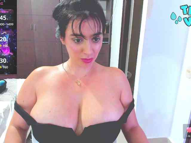 HUGETITS90XX webcam