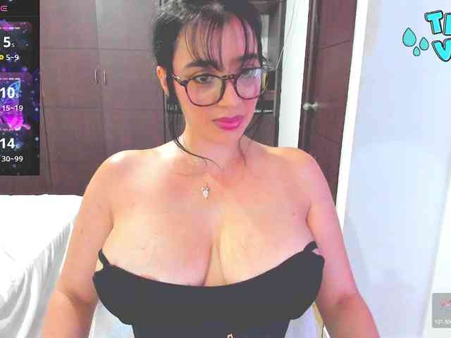 HUGETITS90XX webcam