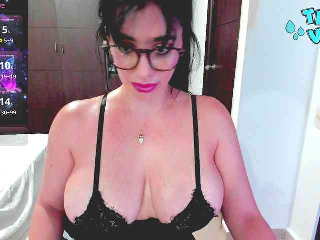 HUGETITS90XX webcam