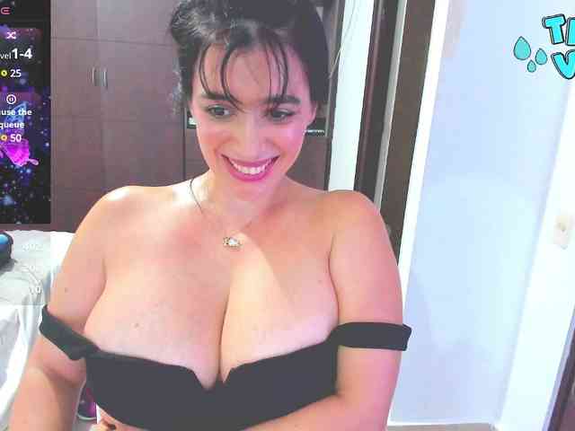 HUGETITS90XX webcam