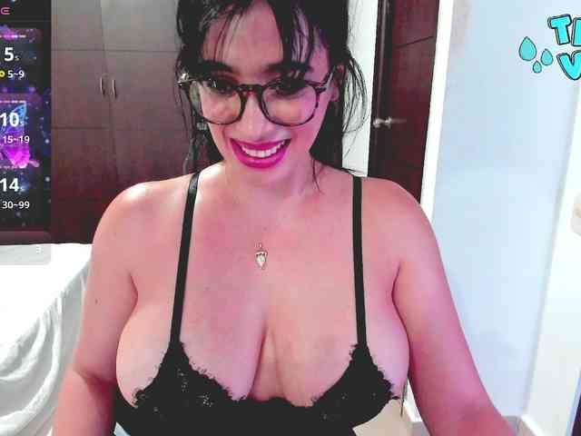 HUGETITS90XX webcam