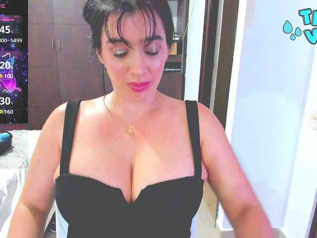 HUGETITS90XX webcam