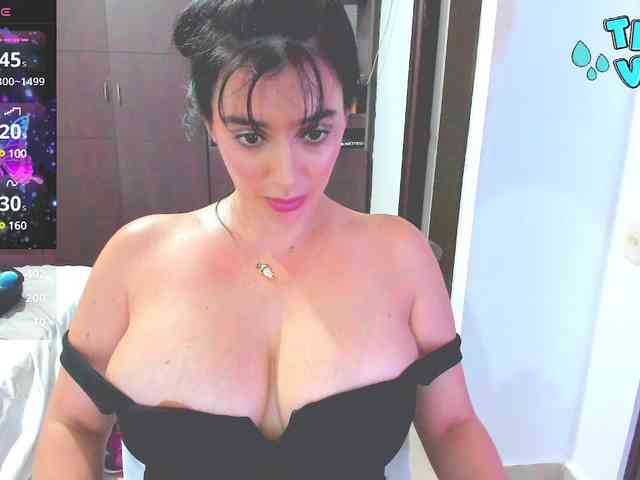 HUGETITS90XX webcam