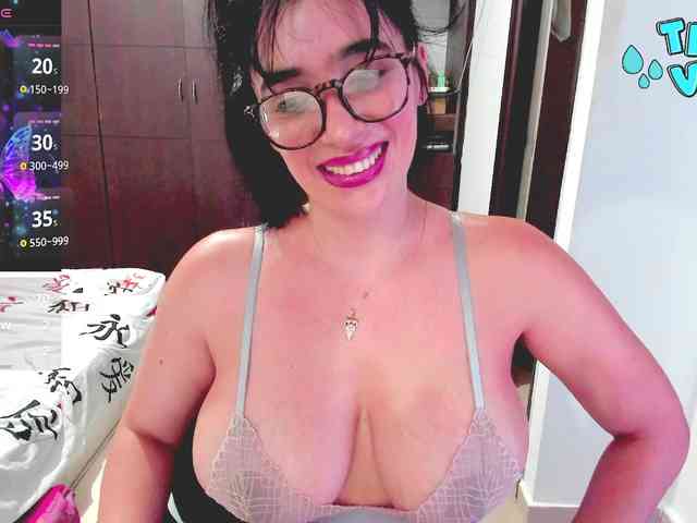 HUGETITS90XX webcam