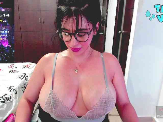 HUGETITS90XX webcam