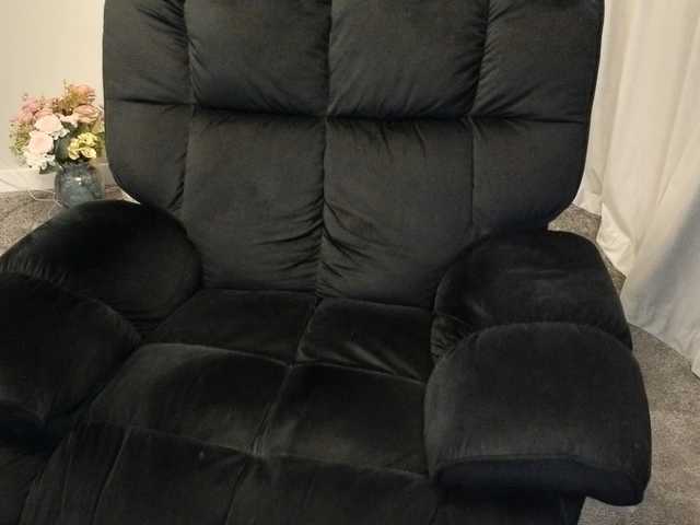 maggiemilff68's BongaCams show and profile