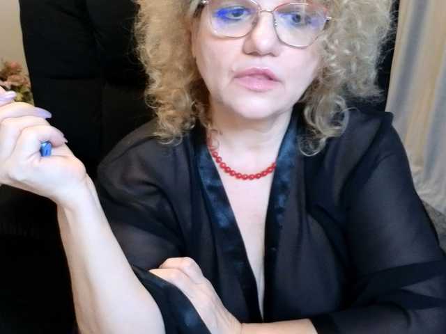 maggiemilff68's BongaCams show and profile