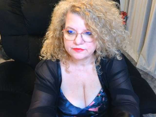 maggiemilff68's BongaCams show and profile
