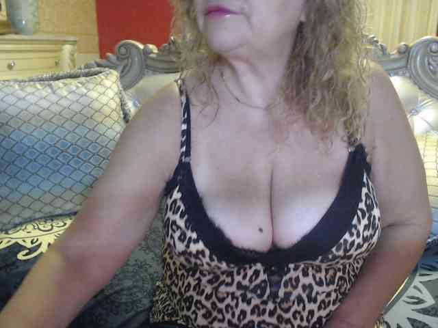 maggiemilff68 Live Webcam on BongaCams