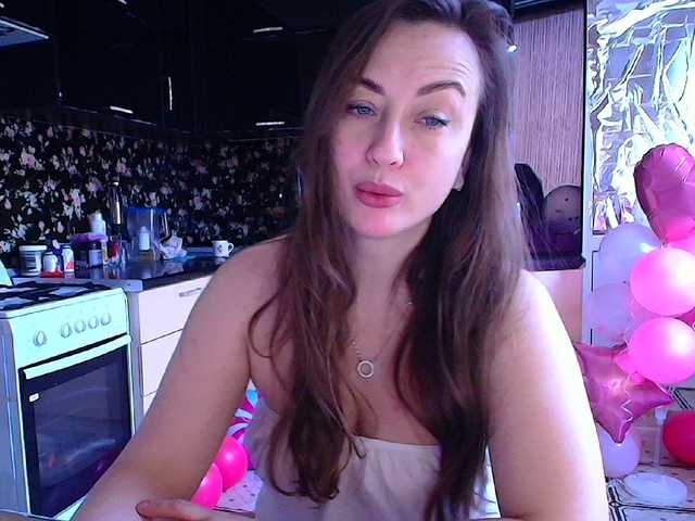 Redfox777's BongaCams show and profile