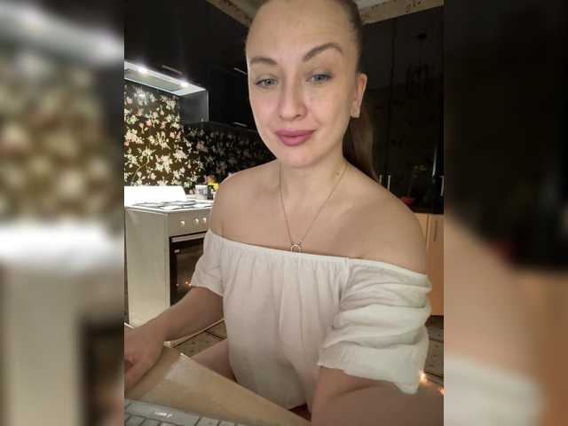 Redfox777's BongaCams show and profile