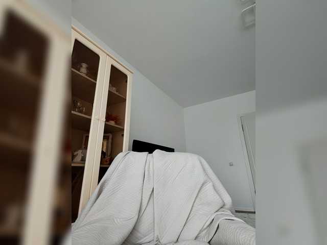 sura97's BongaCams show and profile