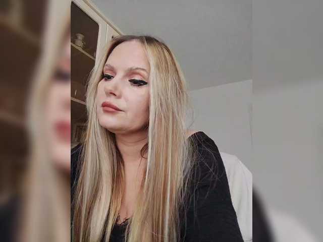 sura97's BongaCams show and profile