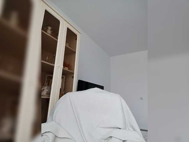 sura97's BongaCams show and profile