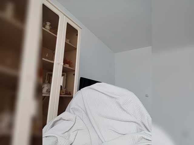 sura97's BongaCams show and profile