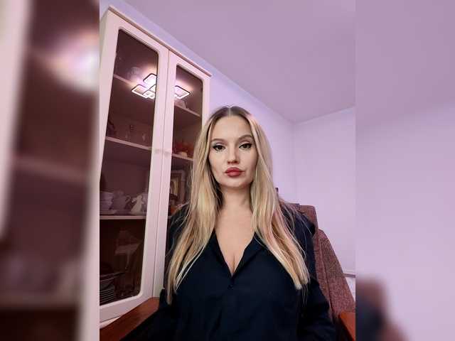 sura97's BongaCams show and profile