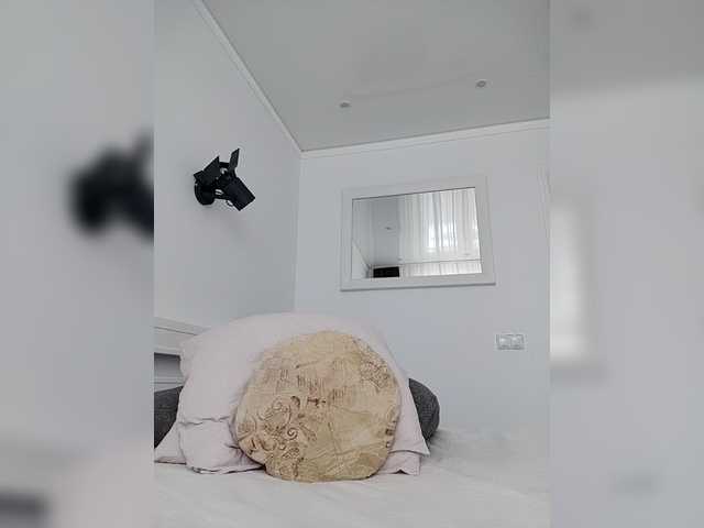 sura97's BongaCams show and profile