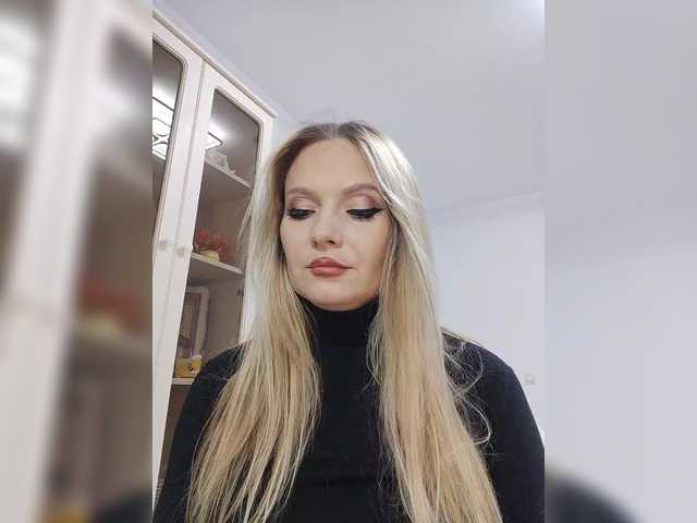 sura97's BongaCams show and profile