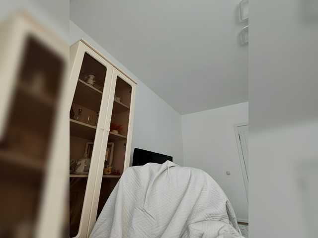 sura97's BongaCams show and profile