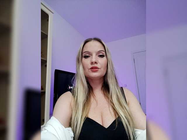 sura97's BongaCams show and profile