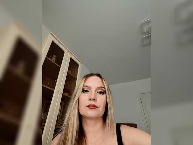 sura97's BongaCams show and profile