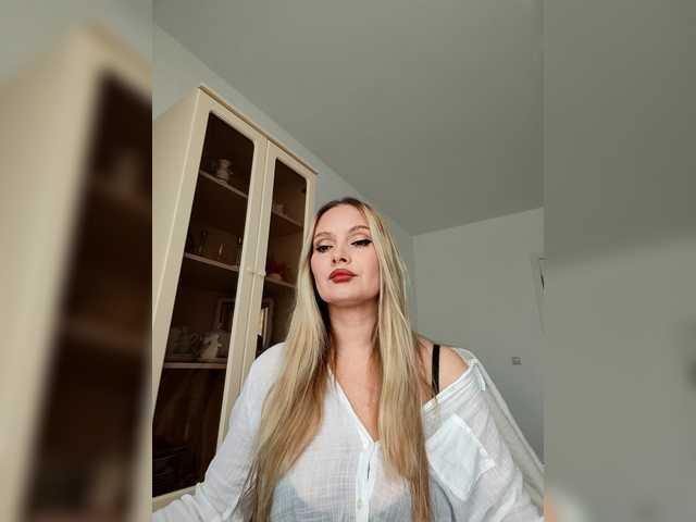 sura97's BongaCams show and profile