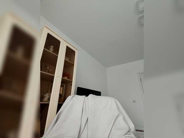 sura97's BongaCams show and profile