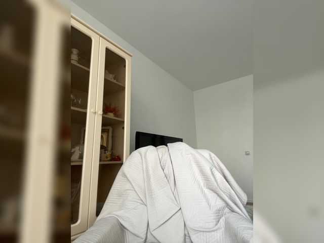 sura97's BongaCams show and profile