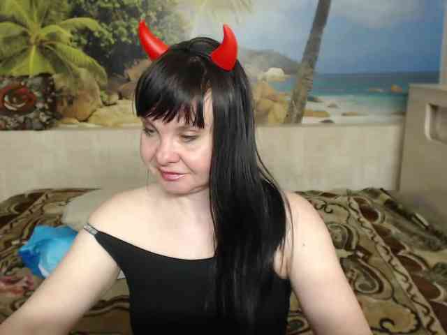 Aphelandrina Live Webcam on BongaCams