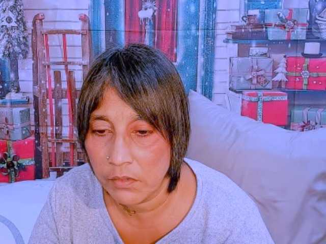 indianroxy from BongaCams