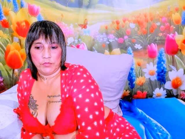 indianroxy's BongaCams show and profile