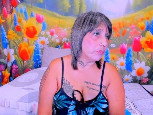 indianroxy's BongaCams show and profile