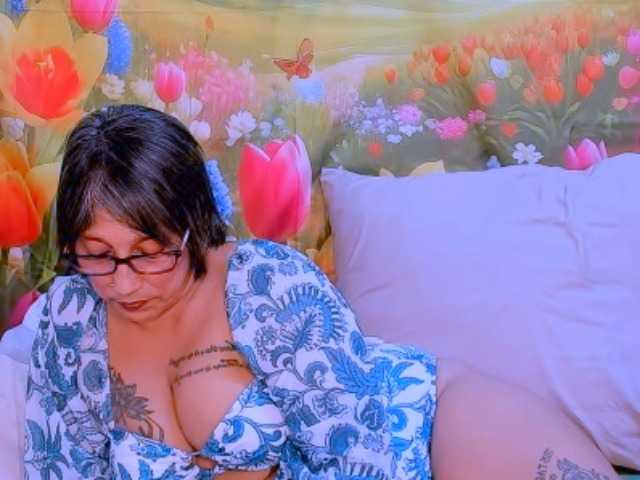 indianroxy from BongaCams is Freechat