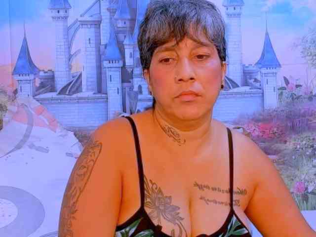 indianroxy webcam