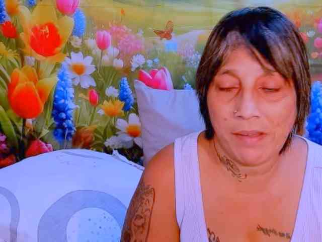 indianroxy webcam