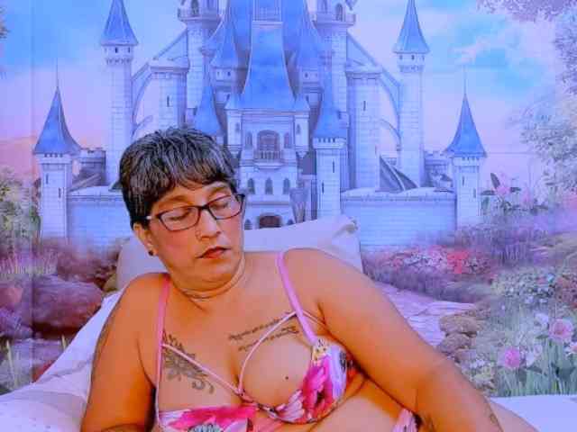 indianroxy webcam