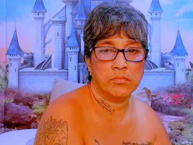 indianroxy webcam