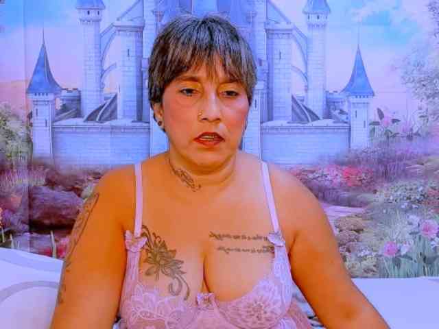 indianroxy webcam