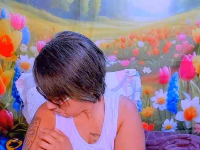 indianroxy webcam