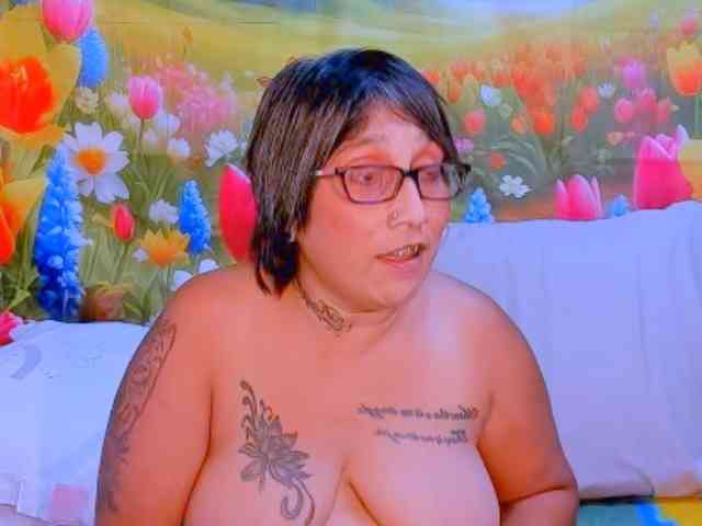 indianroxy webcam