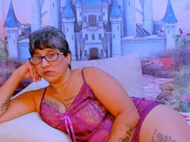 indianroxy webcam