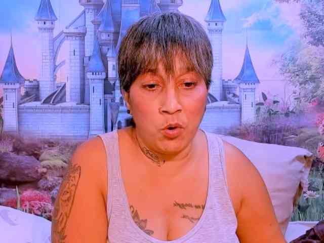indianroxy webcam